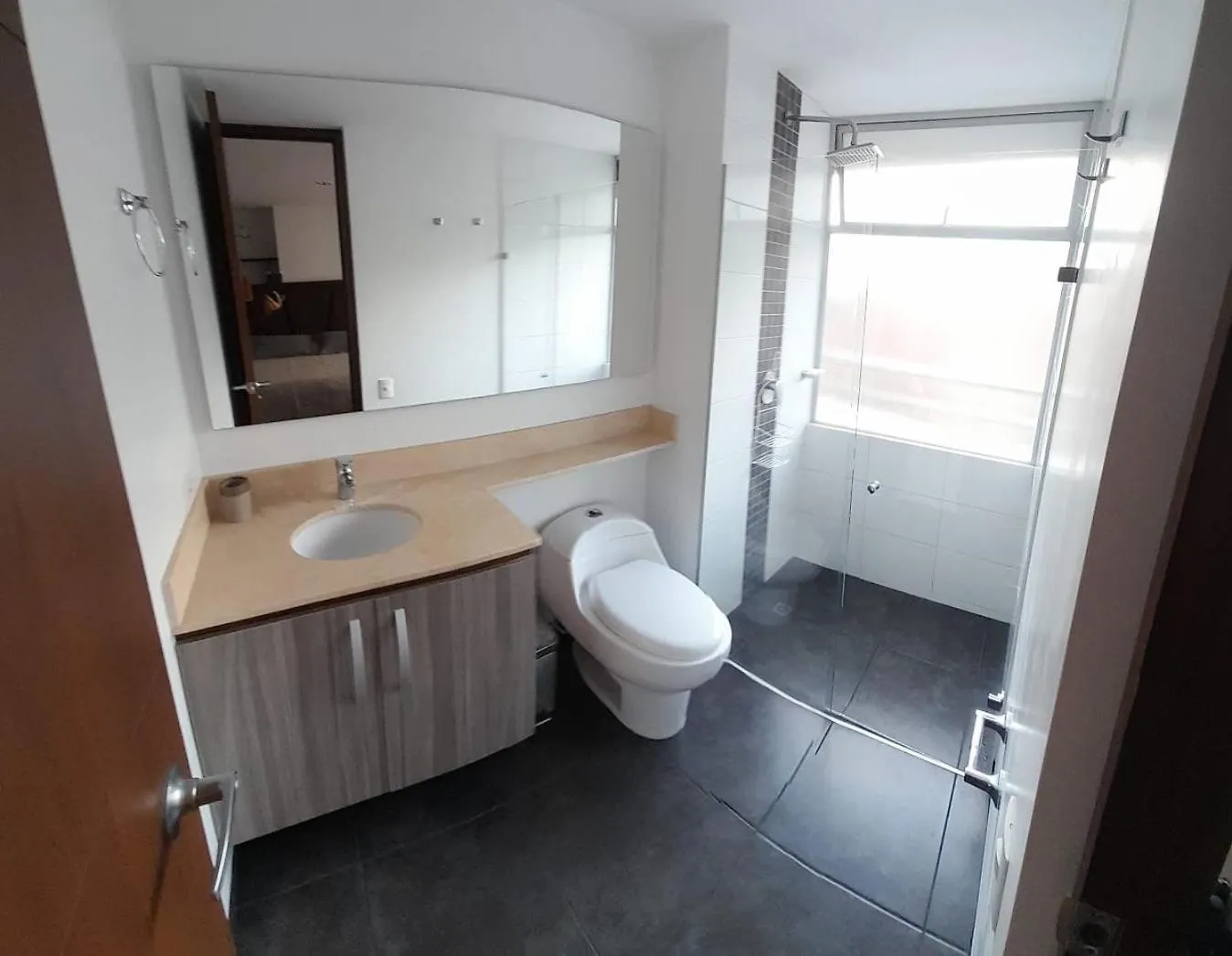 Lujoso Y Economico Apartamento Envigado 0*,