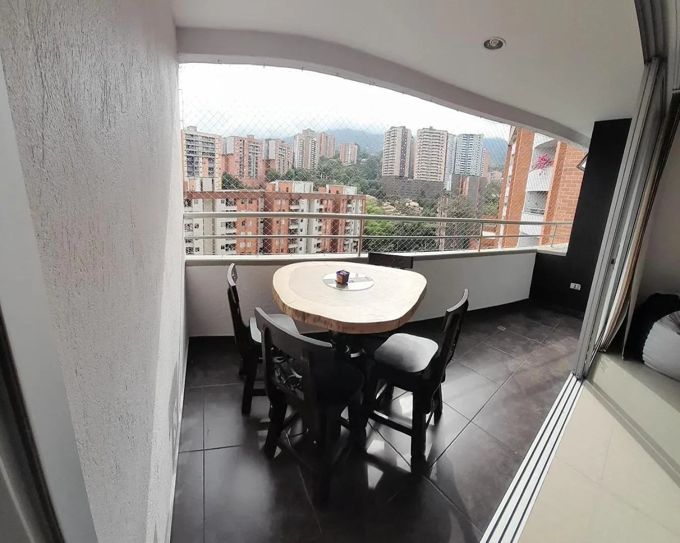 Lujoso Y Economico Apartamento Envigado Colombia